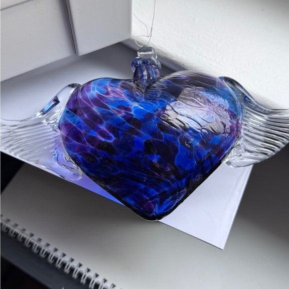 ⚡️Vintage Stunning Hand Blown Glass Blue and Purple Heart and Wings Art Piece ⚡️ - Picture 12 of 16